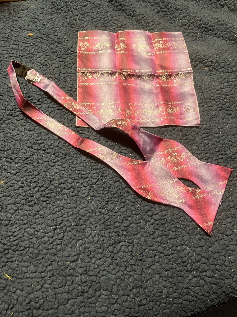 Lavender/Pink Ombre Self Tie Bow Tie and Matching Pocket Square NOS
